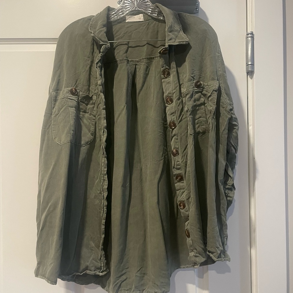 Maurices Sage Green Relaxed Fit Shirt size 1